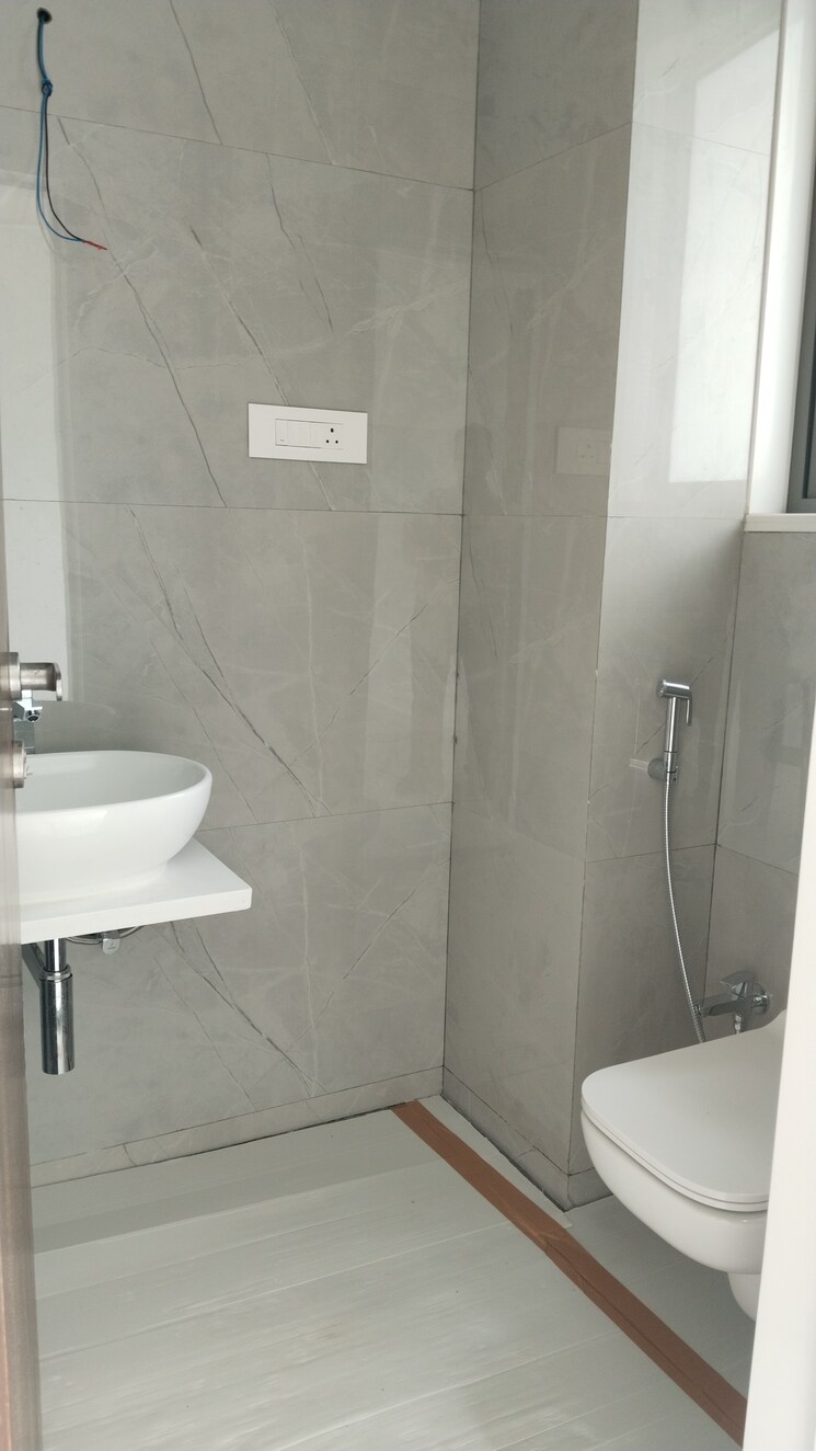 Bathroom, sheth-beau-pride 3 Bedroom 1445 Sq.Ft. Apartment In Bandra West Mumbai 9326198