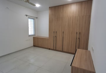 Room in 3 BHK Apartment at Jayabheri The Nirvana, Gopanpally – for Rent