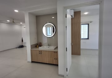 Room in 3 BHK Apartment at Jayabheri The Nirvana, Gopanpally – for Rent