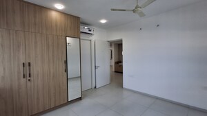 Room in 3 BHK Apartment at Jayabheri The Nirvana, Gopanpally – for Rent
