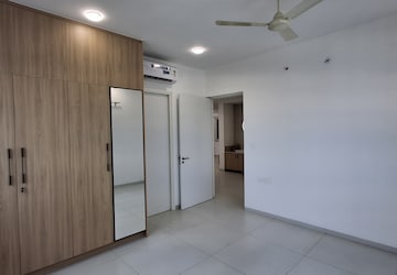 Room in 3 BHK Apartment at Jayabheri The Nirvana, Gopanpally – for Rent