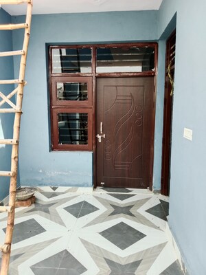 Room in 1.5 BHK Builder Floor at Sector 18 – for Rent