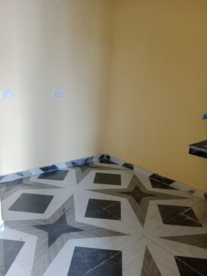 Team Area in 1.5 BHK Builder Floor at Sector 18 – for Rent