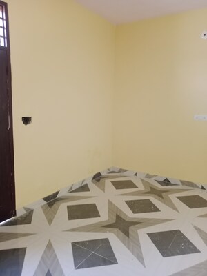 Team Area in 1.5 BHK Builder Floor at Sector 18 – for Rent