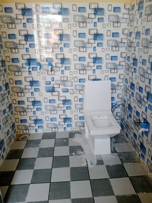 Bathroom in 1.5 BHK Builder Floor at Sector 18 – for Rent