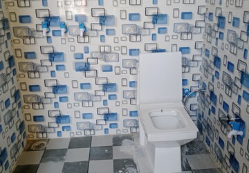 Bathroom in 1.5 BHK Builder Floor at Sector 18 – for Rent