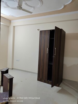 Room in 1 BHK Builder Floor at Palm Residency Chhatarpur, Chattarpur – for Rent