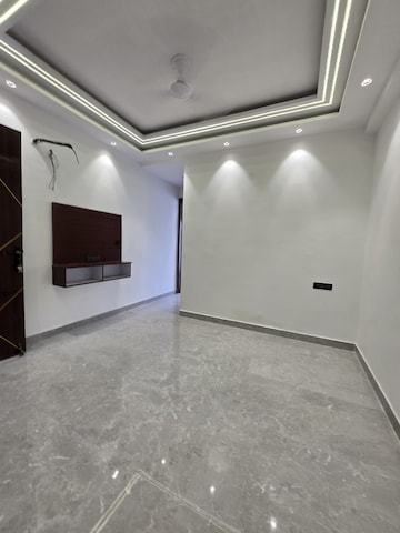 Room in 1 BHK Builder Floor at Palm Residency Chhatarpur, Chattarpur – for Rent