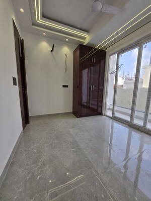 Room in 1 BHK Builder Floor at Palm Residency Chhatarpur, Chattarpur – for Rent