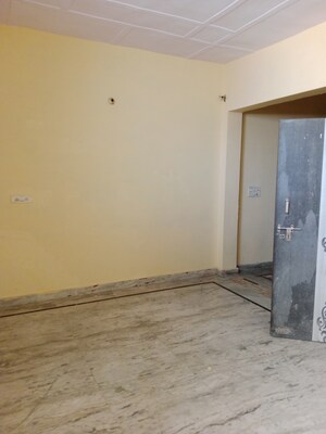 2 BHK Independent House For Rent in Sector 18