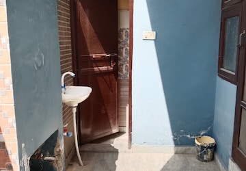 Team Area in 2 BHK Independent House at Sector 18 – for Rent