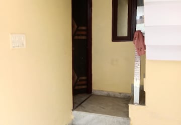 Room in 2 BHK Independent House at Sector 18 – for Rent