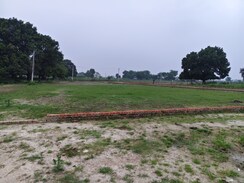 Plot For Sale in Jankipuram Extension