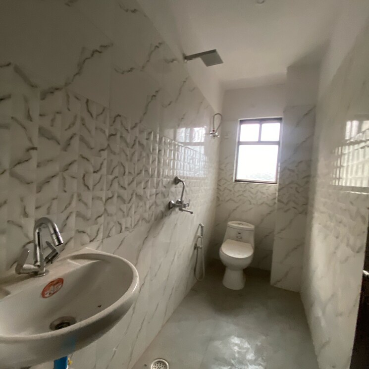 Bathroom, chattarpur 1 Bedroom 500 Sq.Ft. Builder Floor In Chattarpur Delhi 9326276