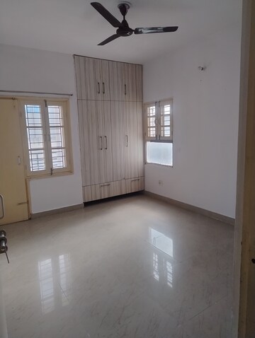 Furnished Amenities in 3 BHK Apartment at Rishita Manhattan, Gomti Nagar – for Rent