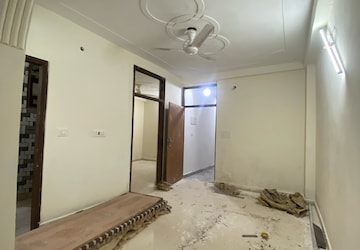 Room in 2 BHK Builder Floor at Chattarpur – for Rent