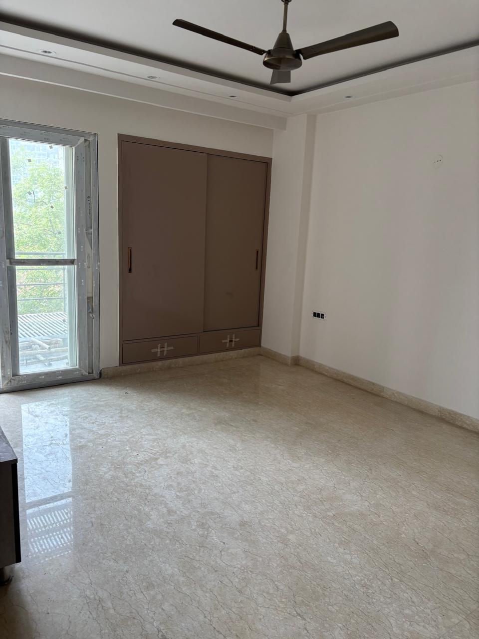 3.5 BHK + Pooja Room Apartment For Sale in Unitech Escape