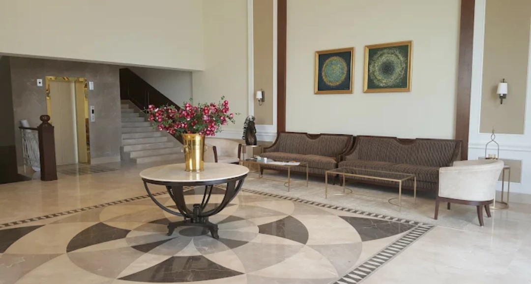 2 BHK Apartment For Sale in DLF Regal Gardens