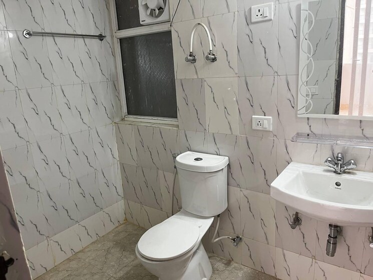 Bathroom, deepsons-atulya-heights 3 Bedroom 1675 Sq.Ft. Apartment In Vaishali Sector 2 Ghaziabad 9326304