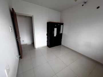 Room in 2 BHK Apartment at Godrej Elements, Hinjewadi – for Rent