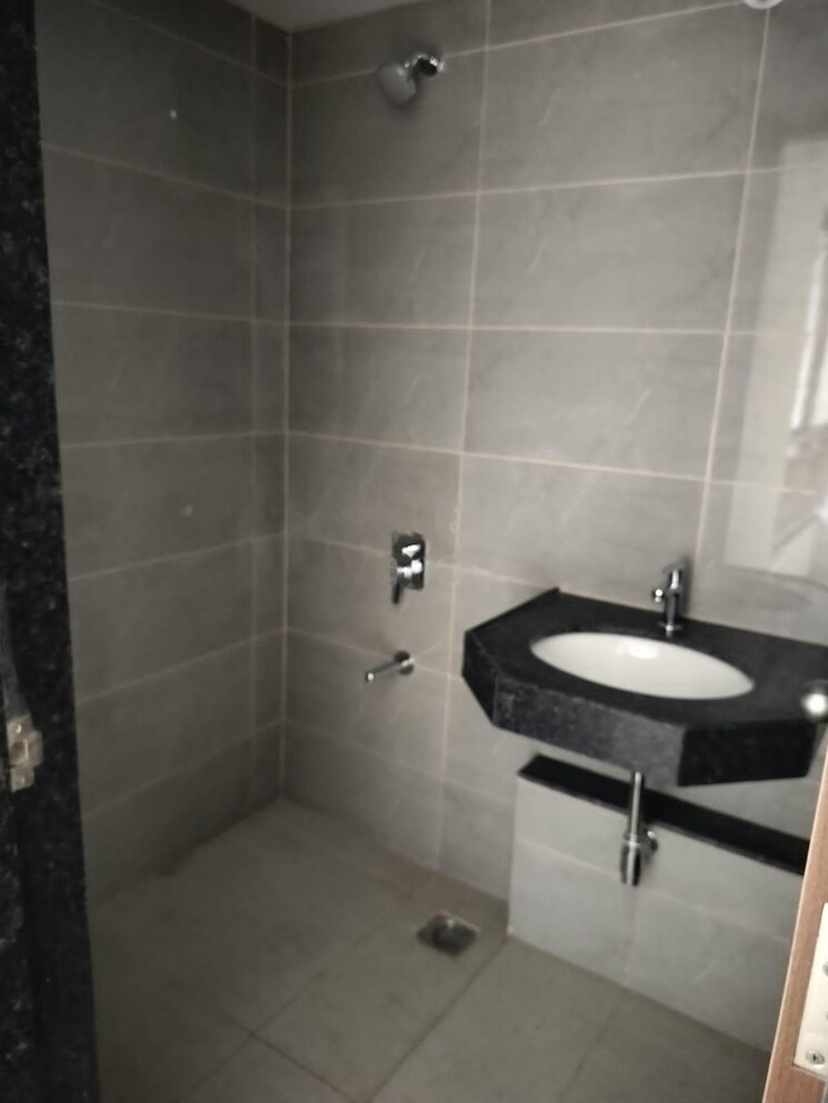 Bathroom, shapoorji-pallonji-sensorium 3 Bedroom 979 Sq.Ft. Apartment In Hinjewadi Pune 9326340
