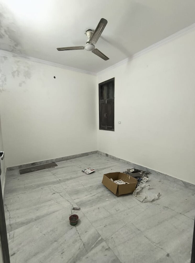 Room, govindpuri 3 Bedroom 900 Sq.Ft. Builder Floor In Govindpuri Delhi 9326395