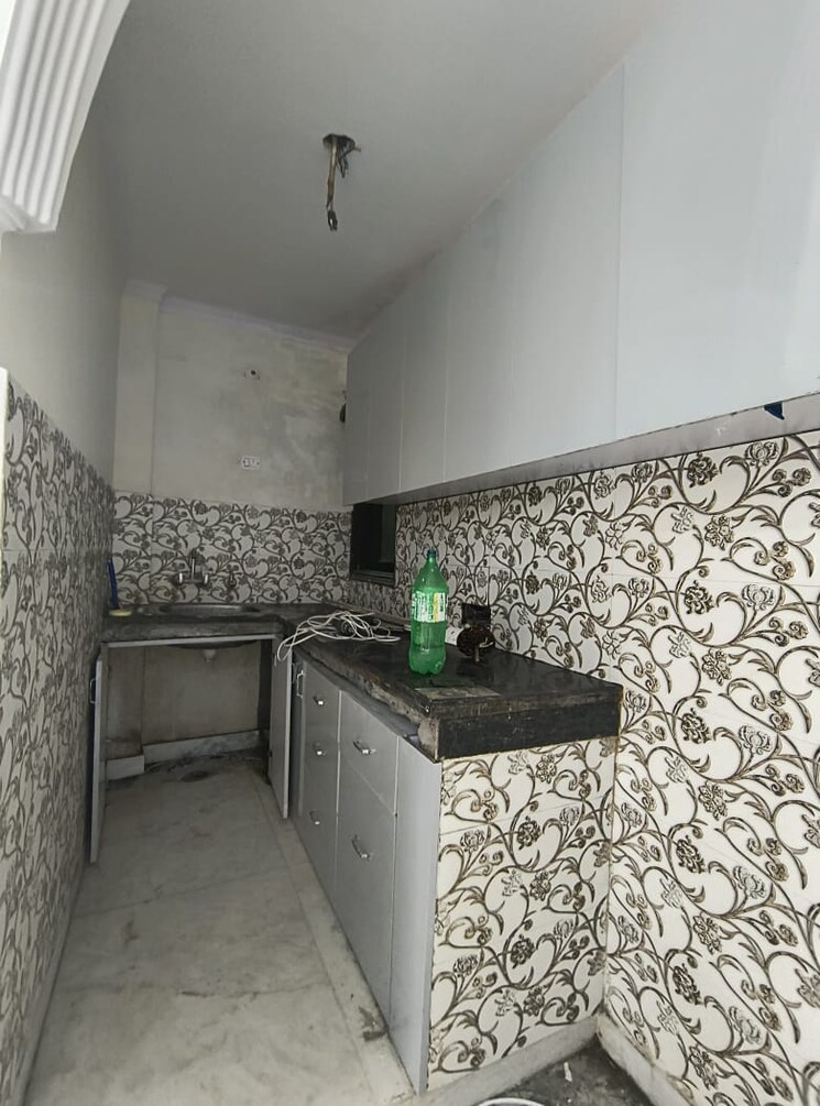 Kitchen, govindpuri 3 Bedroom 900 Sq.Ft. Builder Floor In Govindpuri Delhi 9326395