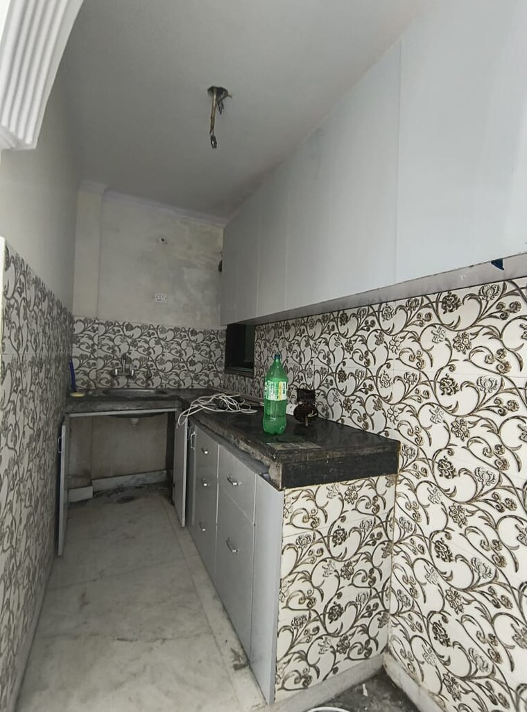 Kitchen, govindpuri 3 Bedroom 900 Sq.Ft. Builder Floor In Govindpuri Delhi 9326395