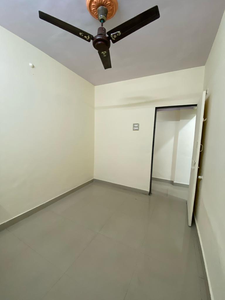 1 BHK + Study Room 450 Sq.Ft. Apartment in Samta Chs Airoli