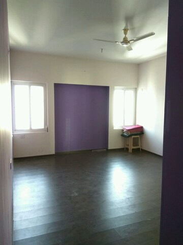 Room in 3 BHK Apartment at Jp Nagar Phase 7 – for Sale