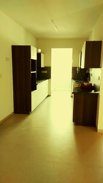 Room in 3 BHK Apartment at Jp Nagar Phase 7 – for Sale