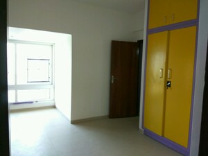 Room in 3 BHK Apartment at Jp Nagar Phase 7 – for Sale