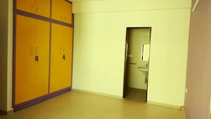 Room in 3 BHK Apartment at Jp Nagar Phase 7 – for Sale