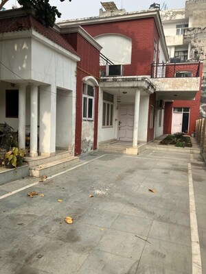 6+ BHK Villa – Exterior View View at Sector 51 - for Sale