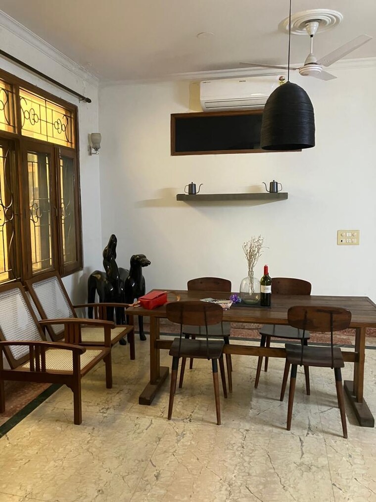 Gym, sector 51 6+ Bedroom 450 Sq.Mt. Villa In Sector 51 Noida 9326463