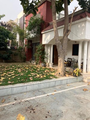 6+ BHK Villa – Exterior View View at Sector 51 - for Sale