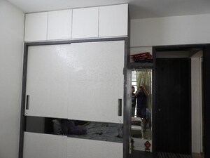 Room in 2 BHK Apartment at Five Star Royal Entrada, Wakad – for Sale