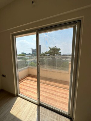 Room in 1 BHK Apartment at VTP Cygnus, Kharadi – for Rent