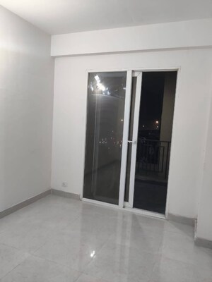 Room in 2 BHK Apartment at Signature Global The Roselia, Sector 95a – for Sale