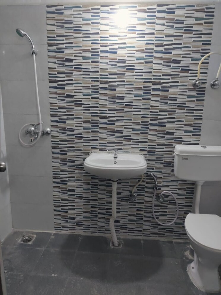 Bathroom, signature-global-the-roselia 2 Bedroom 514 Sq.Ft. Apartment In Sector 95a Gurgaon 9326478