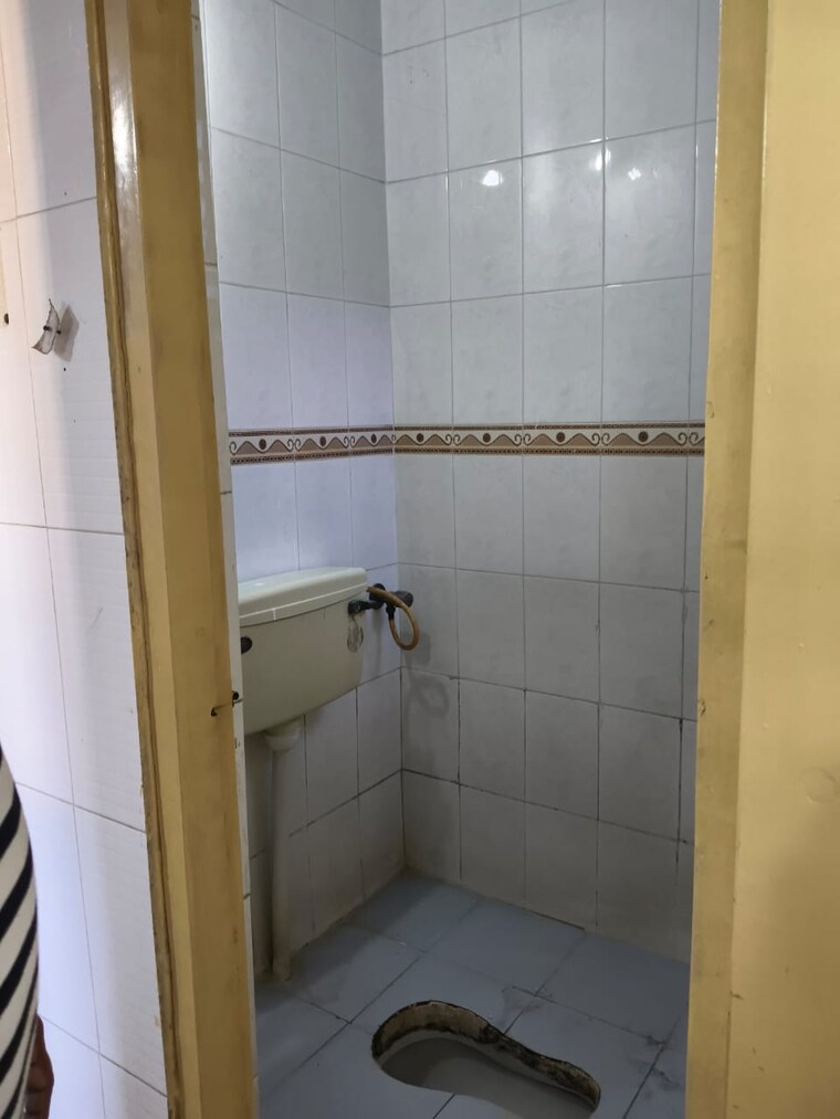 Bathroom, spaghetti-complex 1 Bedroom 650 Sq.Ft. Apartment In Kharghar Navi Mumbai 9326490
