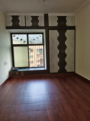 Room in 1 BHK Apartment at Spaghetti Complex, Kharghar – for Sale