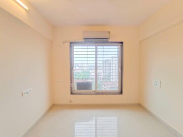 Room in 4 BHK Apartment at Siddivinayak Aarundhati Heights, Chembur – for Rent