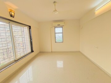 Room in 4 BHK Apartment at Siddivinayak Aarundhati Heights, Chembur – for Rent