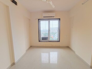 Room in 4 BHK Apartment at Siddivinayak Aarundhati Heights, Chembur – for Rent