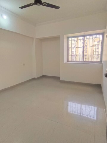Room in 3 BHK Apartment at Runwal Garden City, Balkum Pada – for Rent