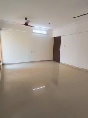 Room in 3 BHK Apartment at Runwal Garden City, Balkum Pada – for Rent