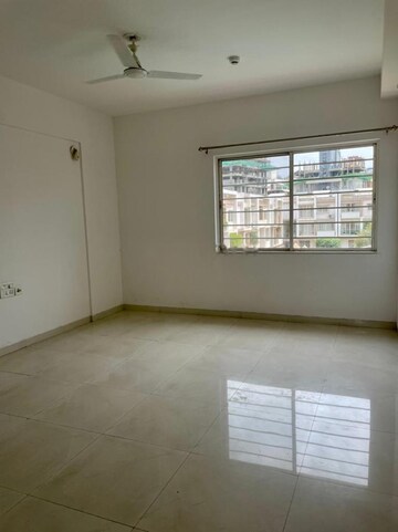 Room in 4 BHK Apartment at Rohan Seher, Baner – for Sale