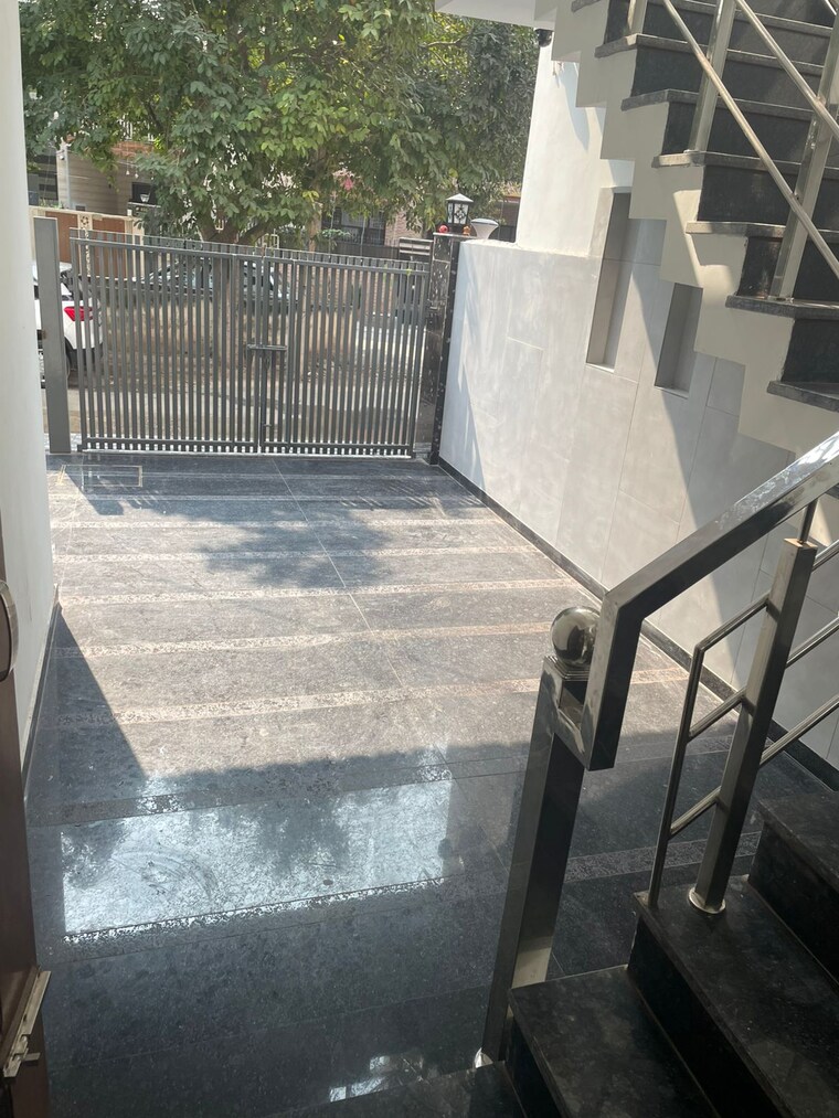 undefined, ambala highway 6 Bedroom 200 Sq.Yd. Independent House In Ambala Highway Zirakpur 9326672