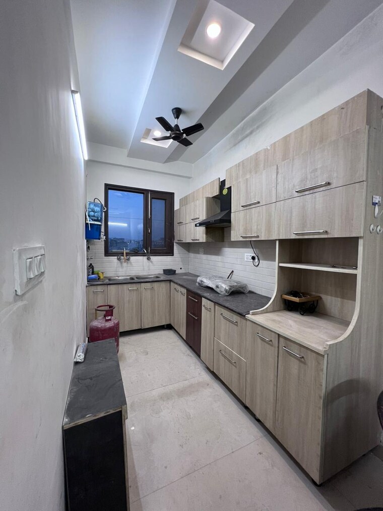 Kitchen, aura-homes 2 Bedroom 1600 Sq.Ft. Apartment In Patiala Road Zirakpur 9326707